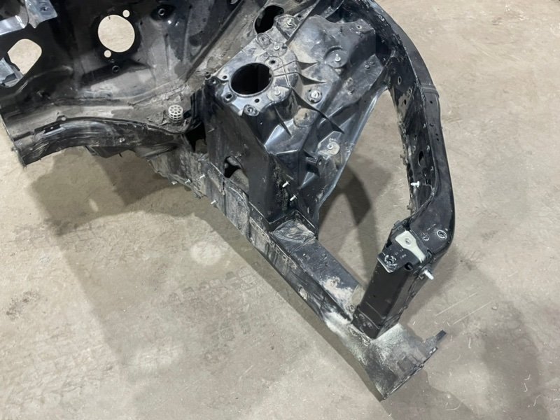 Кузовной элемент