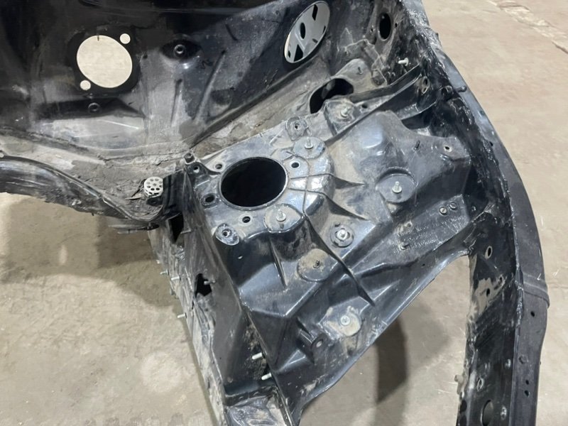 Кузовной элемент