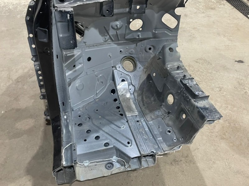 Кузовной элемент