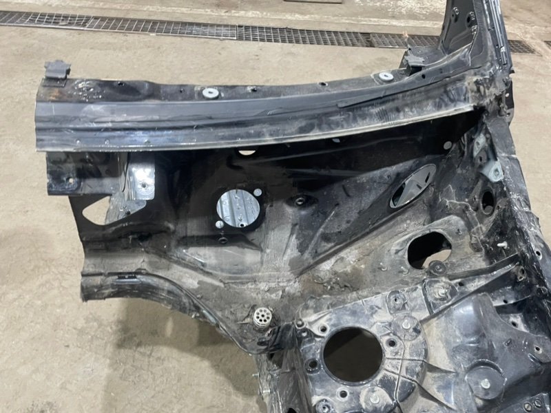 Кузовной элемент