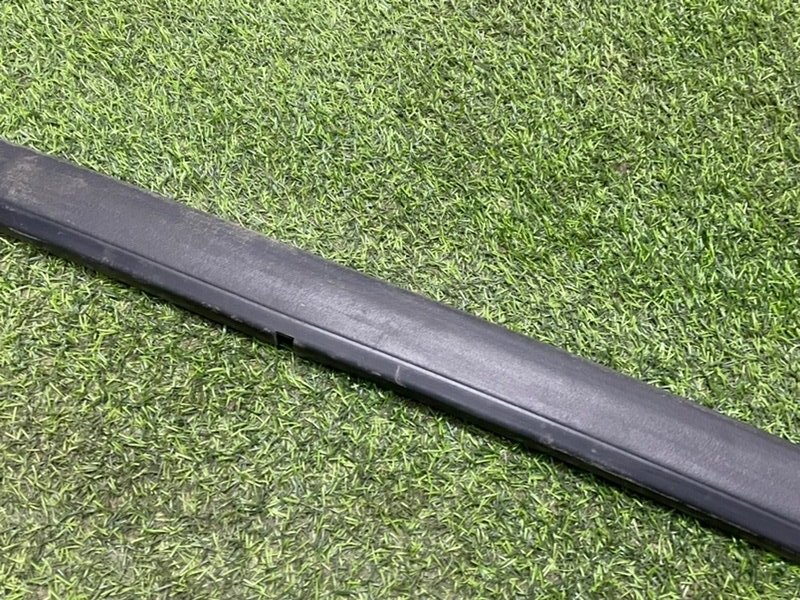 Уплотнитель капота