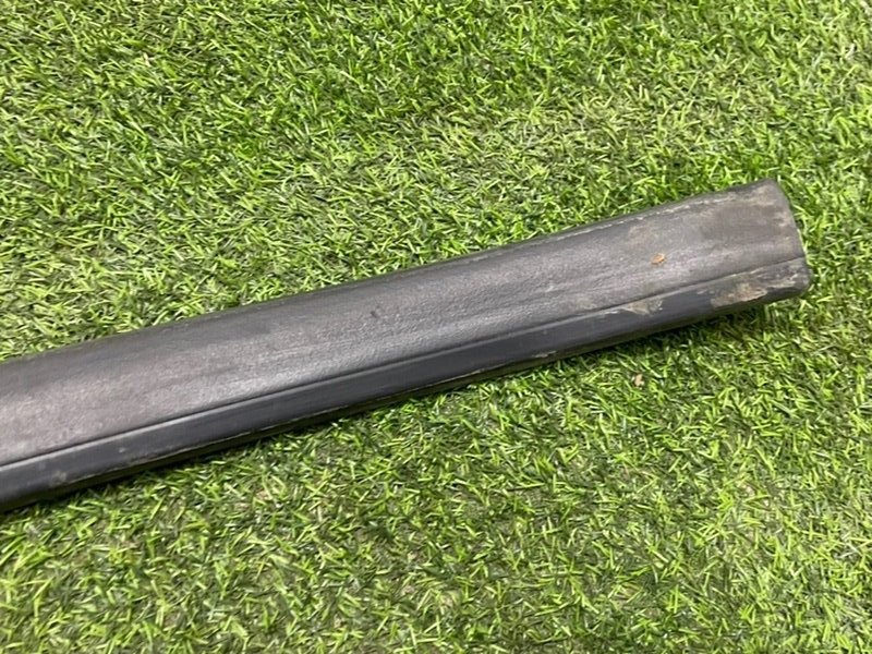 Уплотнитель капота