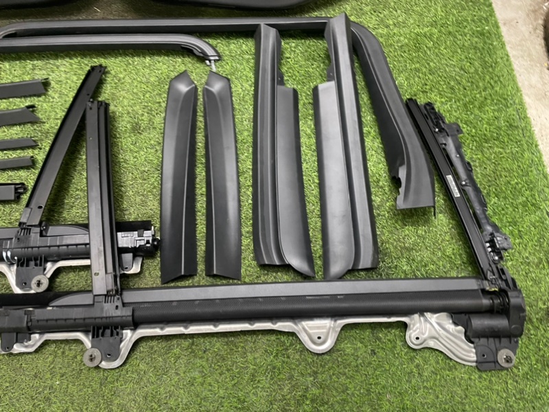 Шторка солнцезащитная