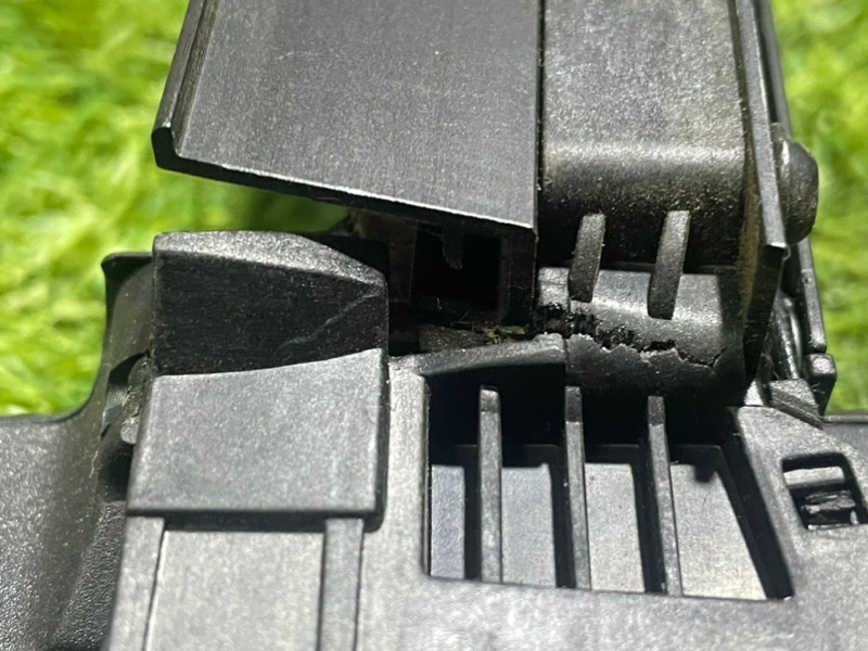 Шторка солнцезащитная