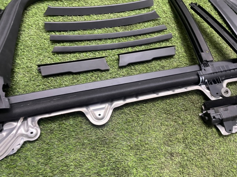 Шторка солнцезащитная