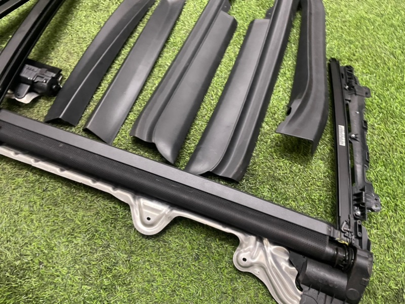 Шторка солнцезащитная