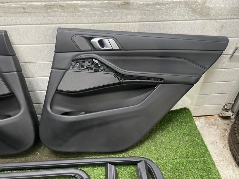 Шторка солнцезащитная