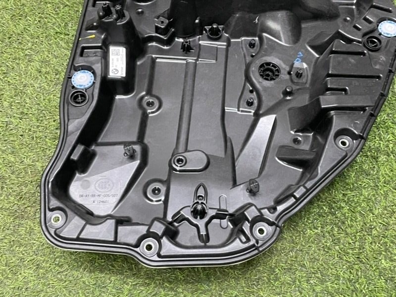 Стеклоподъемник электр. задний правый