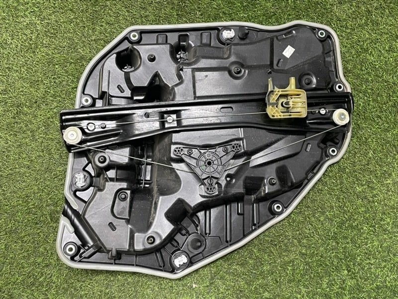 Стеклоподъемник электр. задний правый