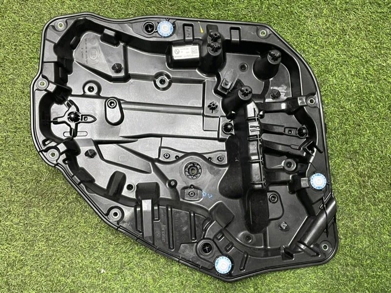 Стеклоподъемник электр. задний правый