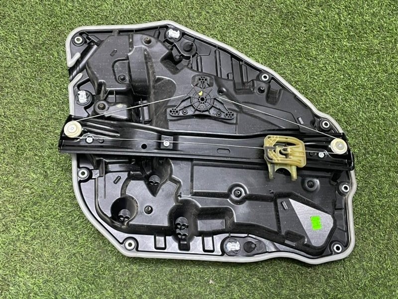 Стеклоподъемник электр. задний левый