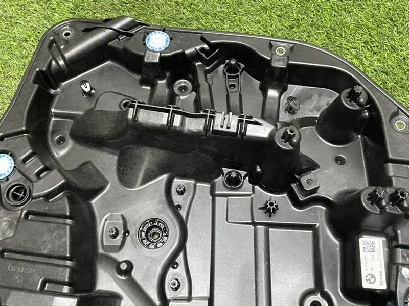 Стеклоподъемник электр. задний левый