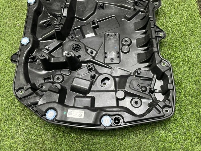 Стеклоподъемник электр. передний правый