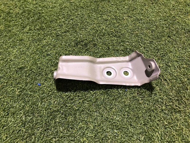 Кронштейн крепления крыла