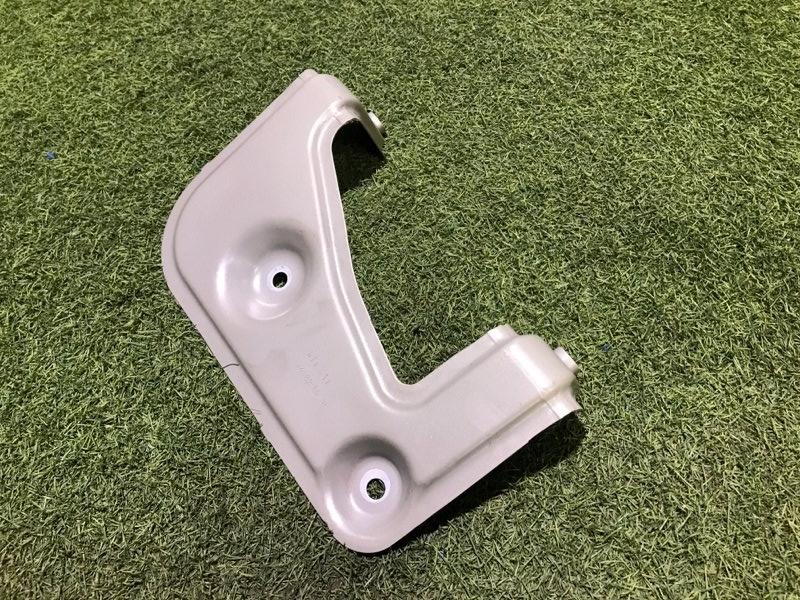 Кронштейн крепления крыла