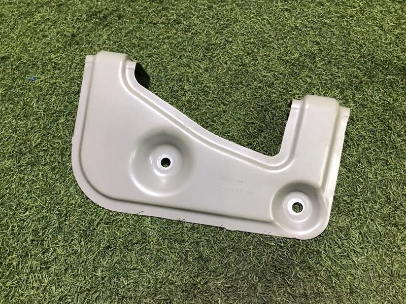 Кронштейн крепления крыла