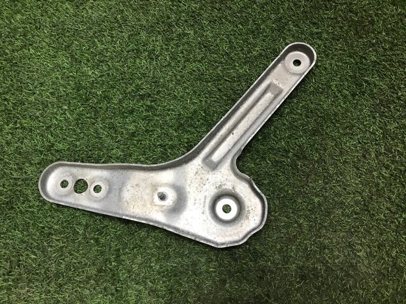 Кронштейн (сопут. товар)