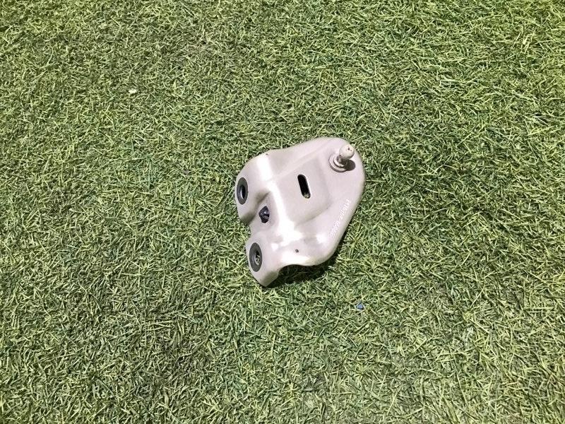 Кронштейн крепления крыла