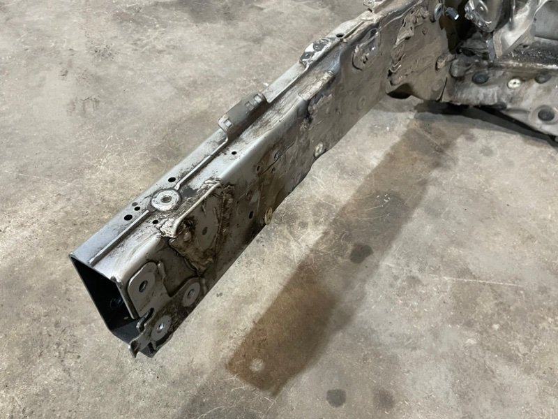 Лонжерон передний левый