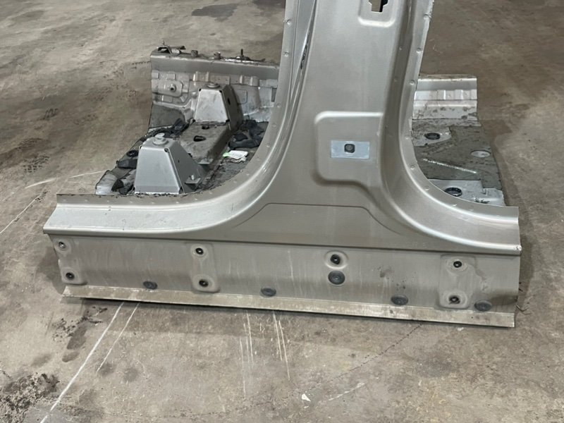 Кузовной элемент