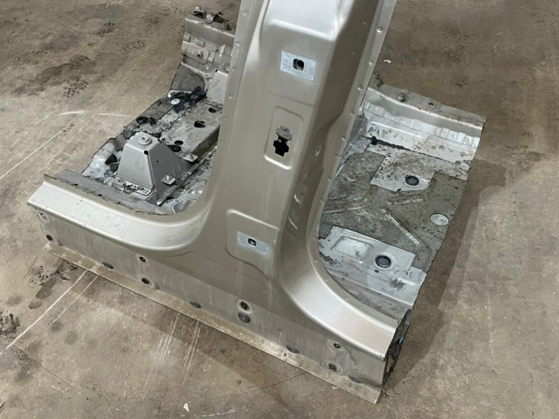 Кузовной элемент