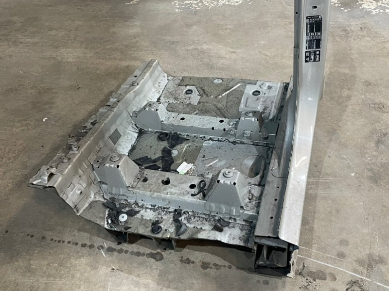 Кузовной элемент