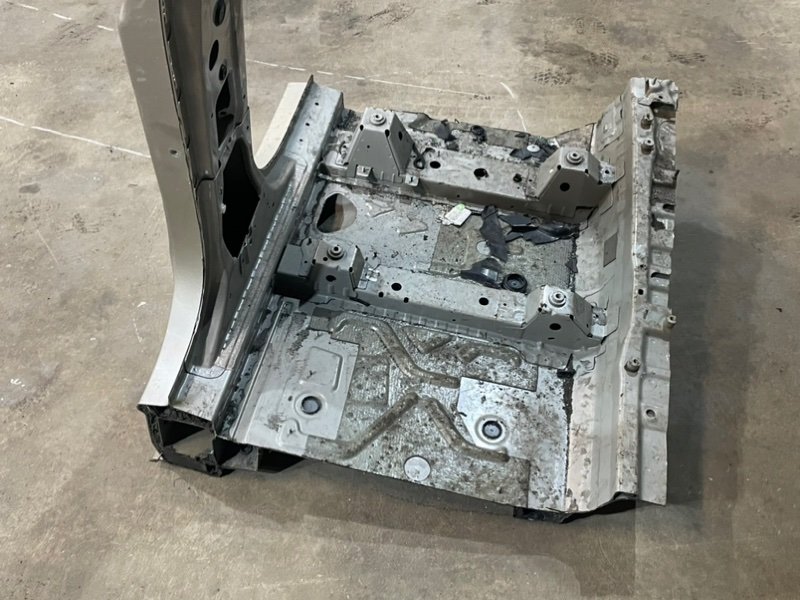 Кузовной элемент