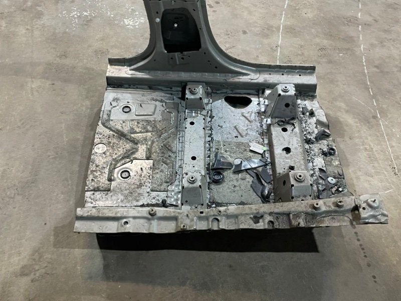 Кузовной элемент