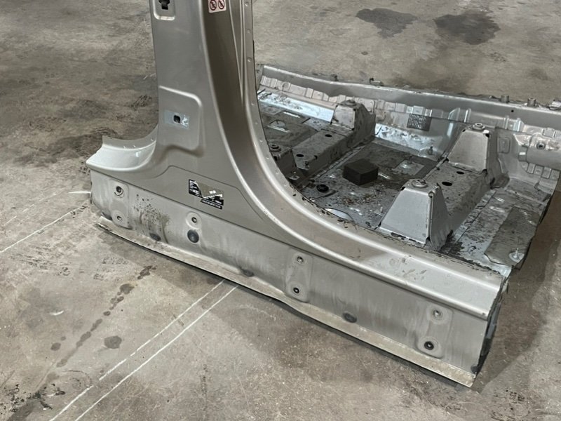 Кузовной элемент