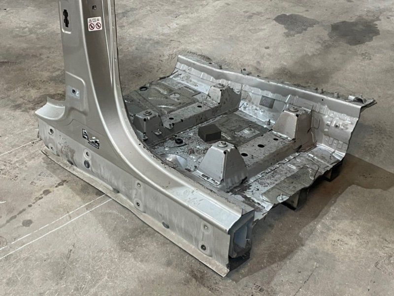 Кузовной элемент