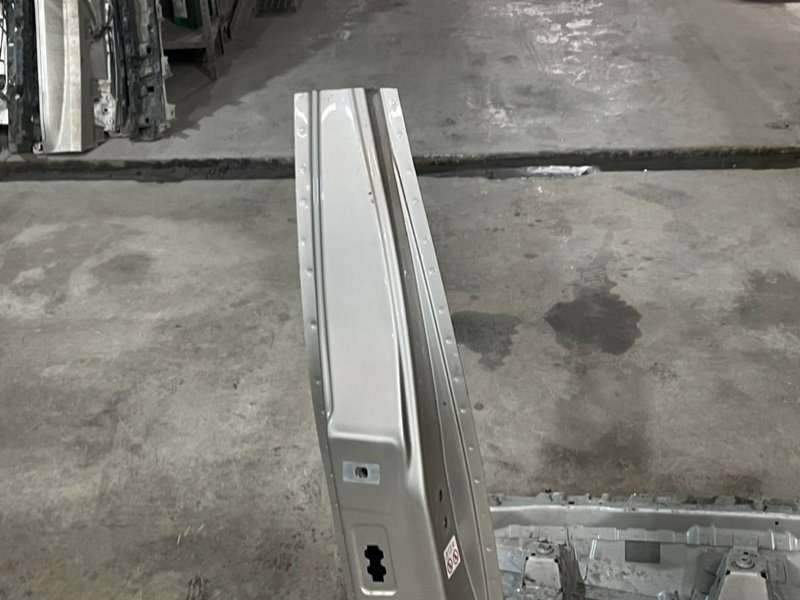 Кузовной элемент