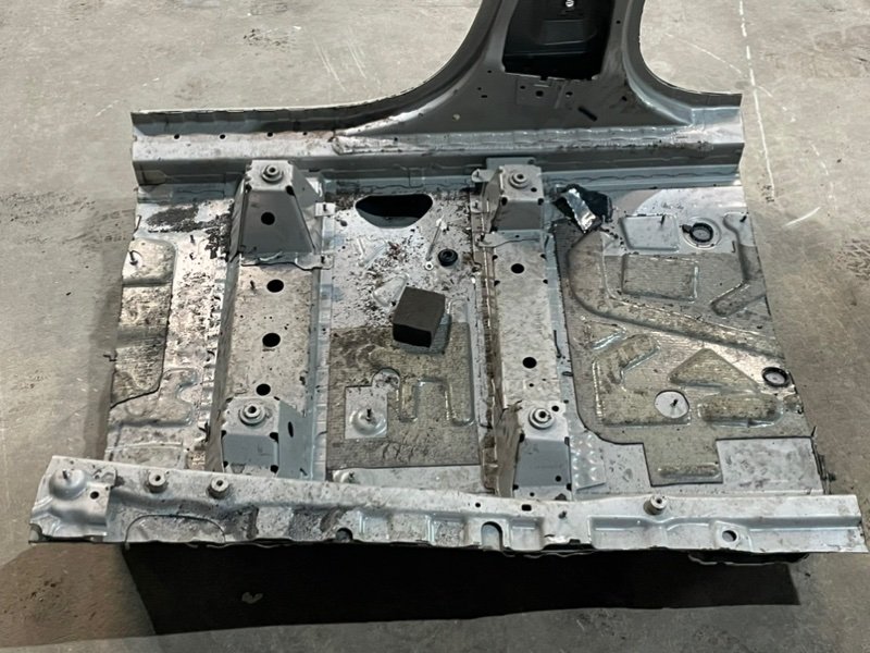 Кузовной элемент