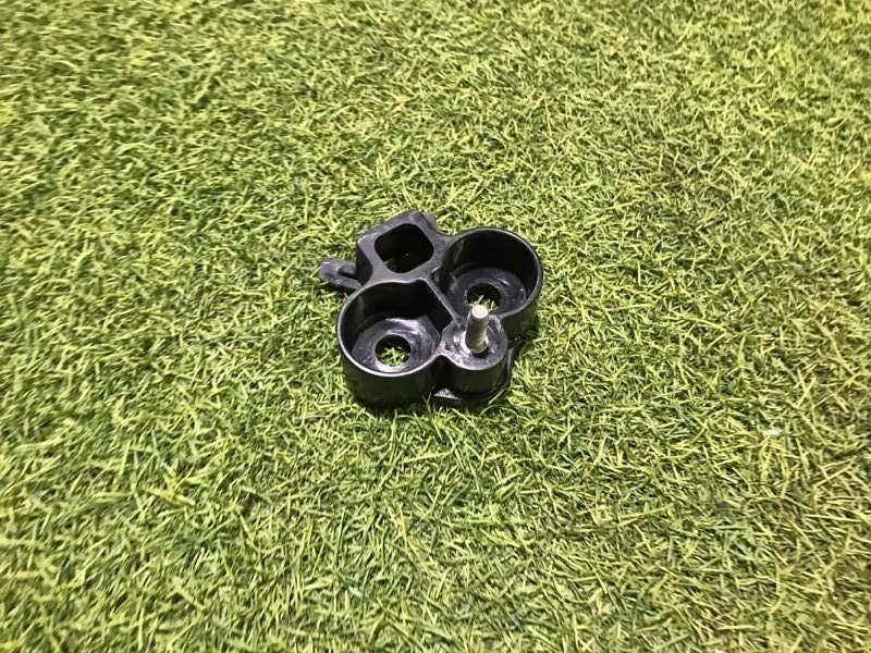 Кронштейн заднего бампера