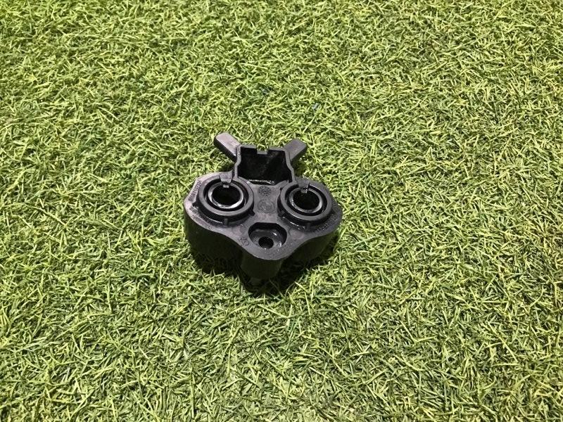 Кронштейн заднего бампера