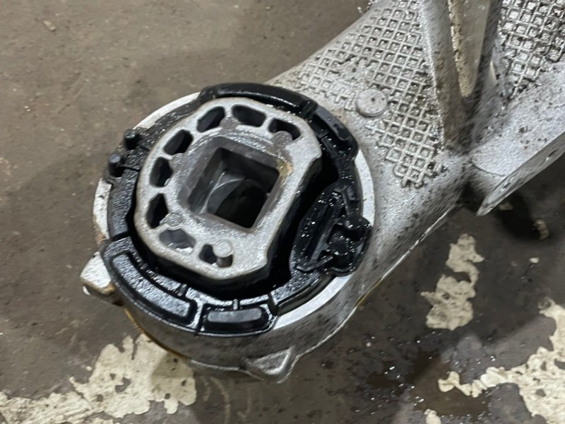 Балка задняя