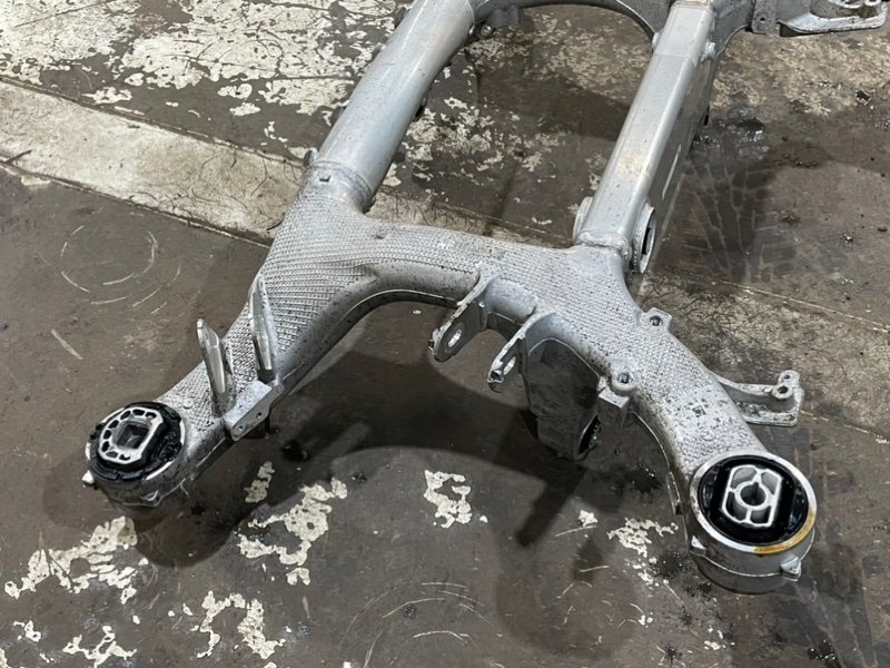 Балка задняя