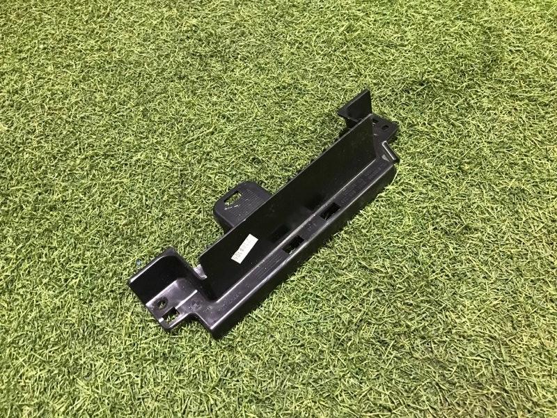 Кронштейн крепления торпедо