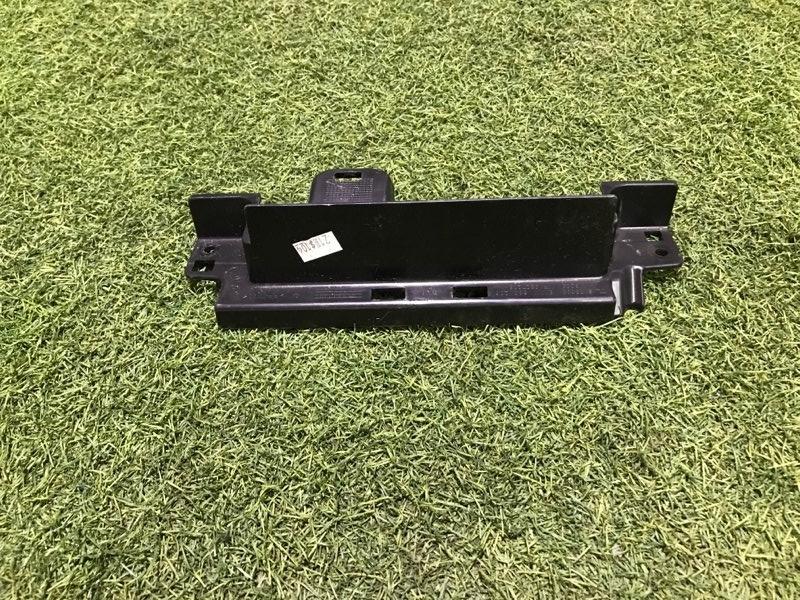 Кронштейн крепления торпедо