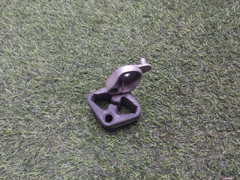 Кронштейн глушителя