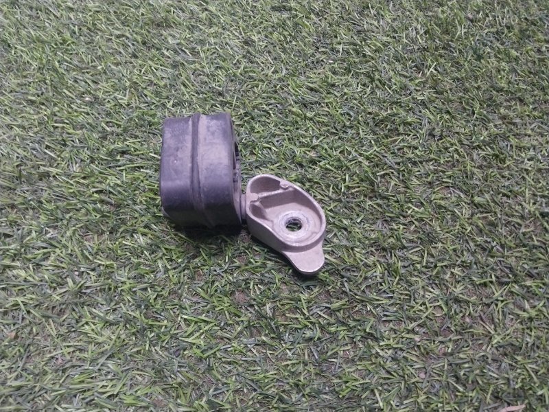 Кронштейн глушителя