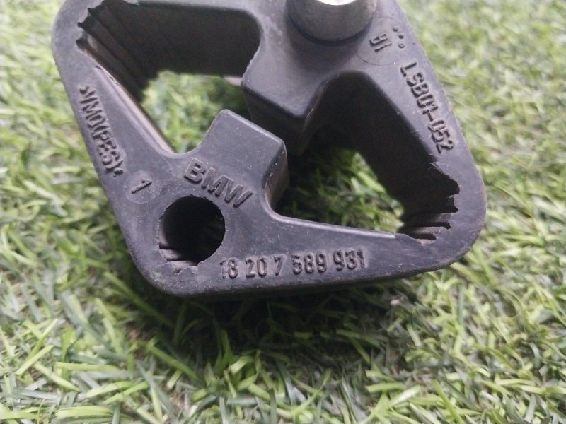 Кронштейн глушителя