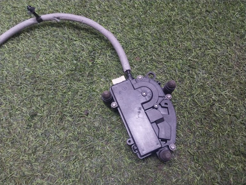 Замок двери передней правой