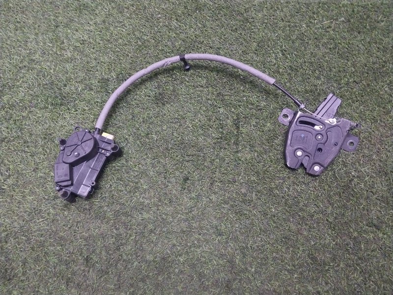 Замок двери передней правой