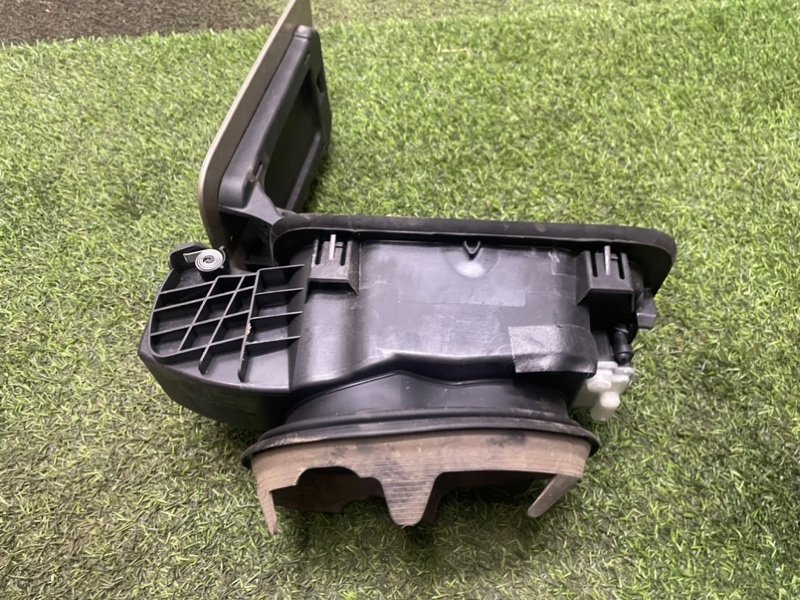 Лючок бензобака