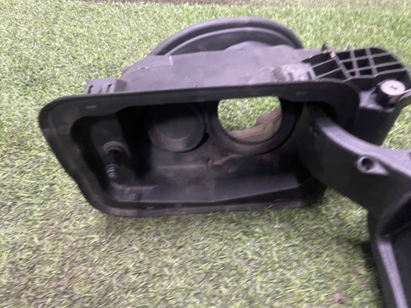 Лючок бензобака