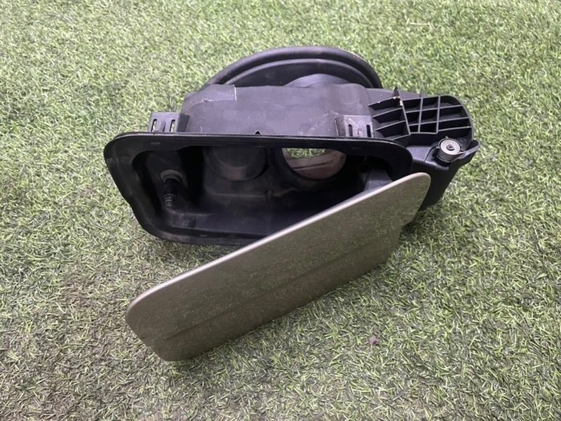 Лючок бензобака