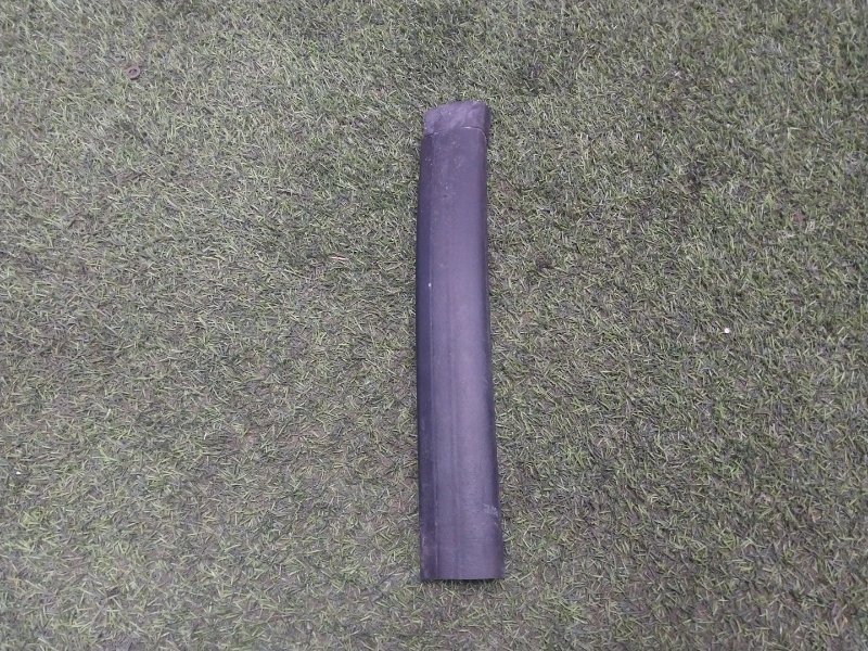 Уплотнитель капота