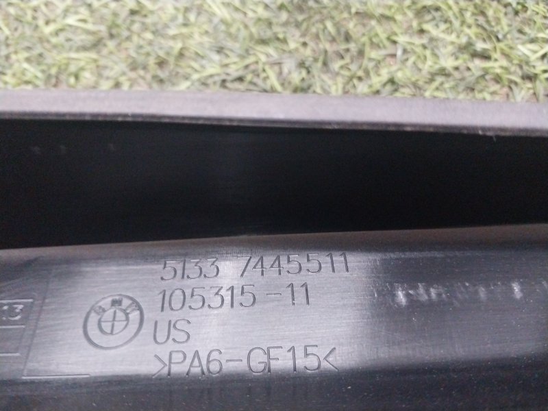 Накладка двери передней левой