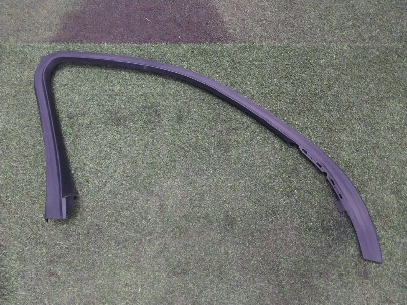 Накладка двери передней левой