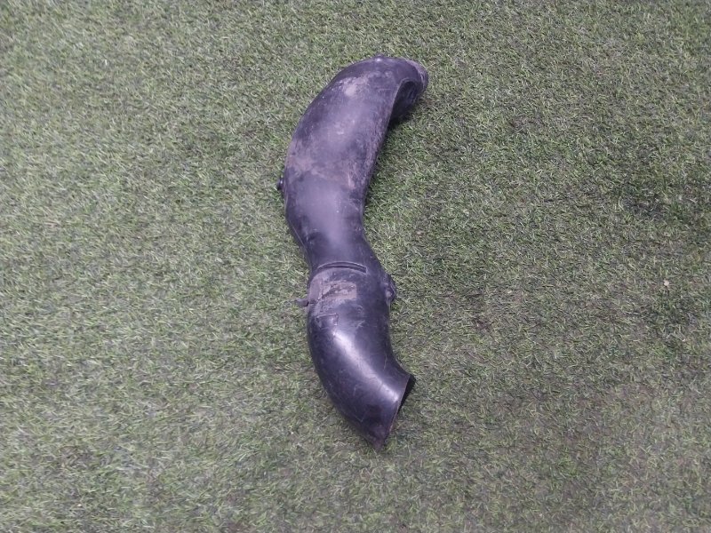 Патрубок воздушного фильтра